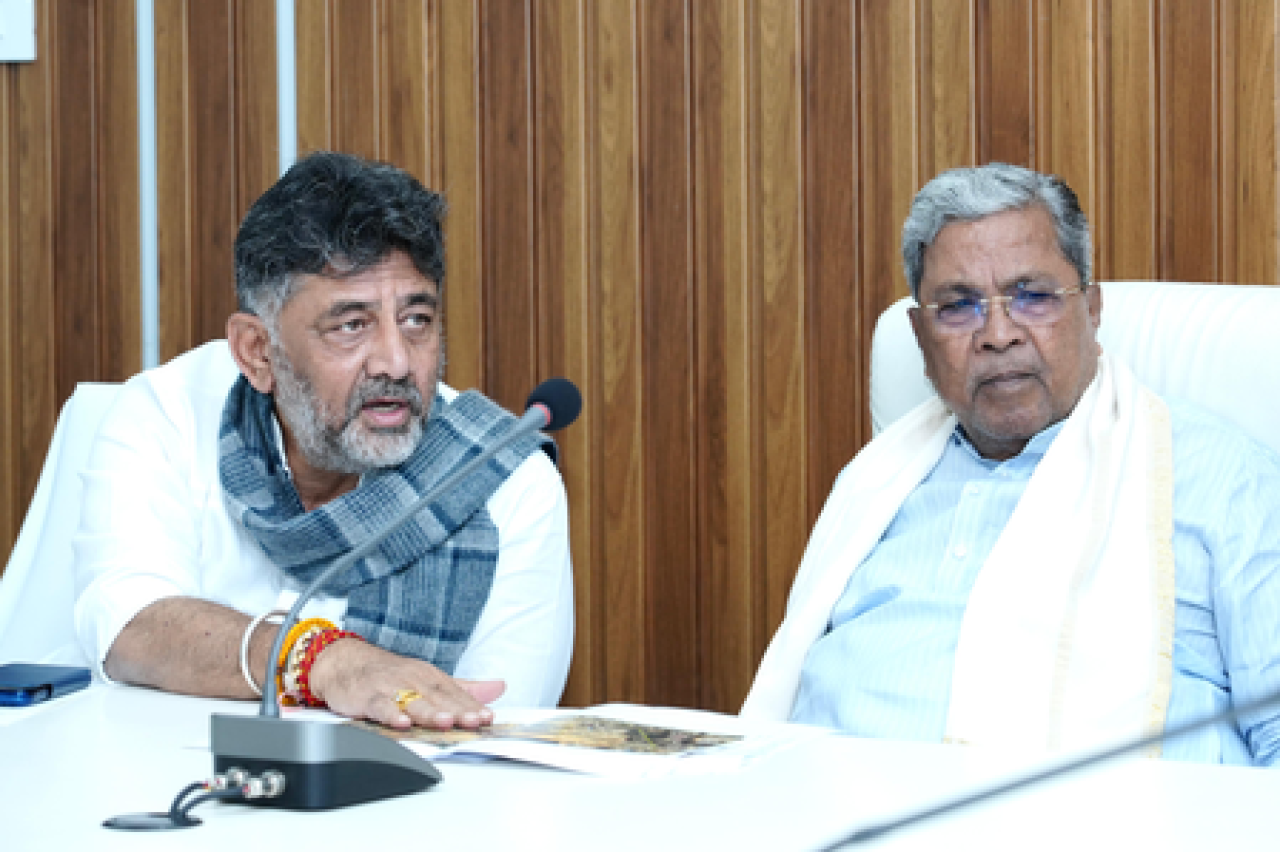 কर्नাটকে কংগ্রেসের নেতৃত্ব সংকটের মধ্যে বিদেশ সফর