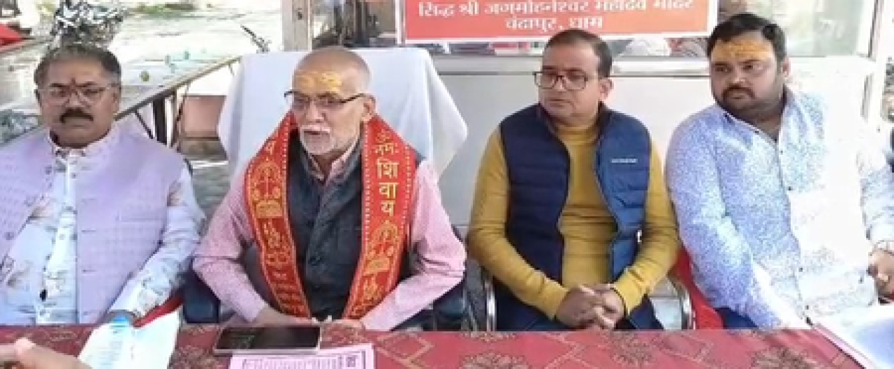 চন্দাপুর মহাদেব মন্দিরে শিব বারাতের সঙ্গে দুই দরিদ্র কন্যার বিবাহ