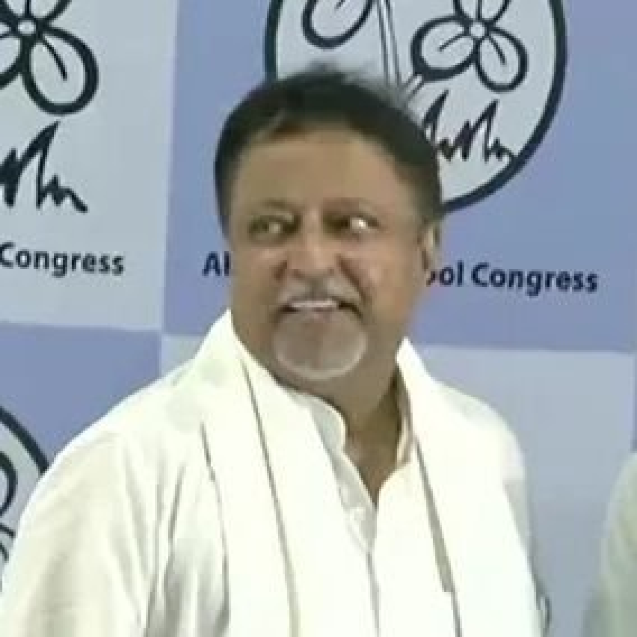 তৃণমূলের প্রতিষ্ঠাতা ও প্রাক্তন কেন্দ্রীয় মন্ত্রী মোকুল রায়ের মৃত্যু