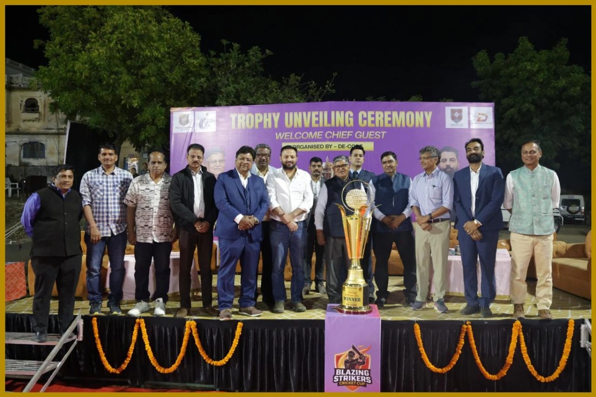 রকউড ব্লেজিং স্ট্রাইকার ক্রিকেট কাপ ট্রফি উন্মোচন