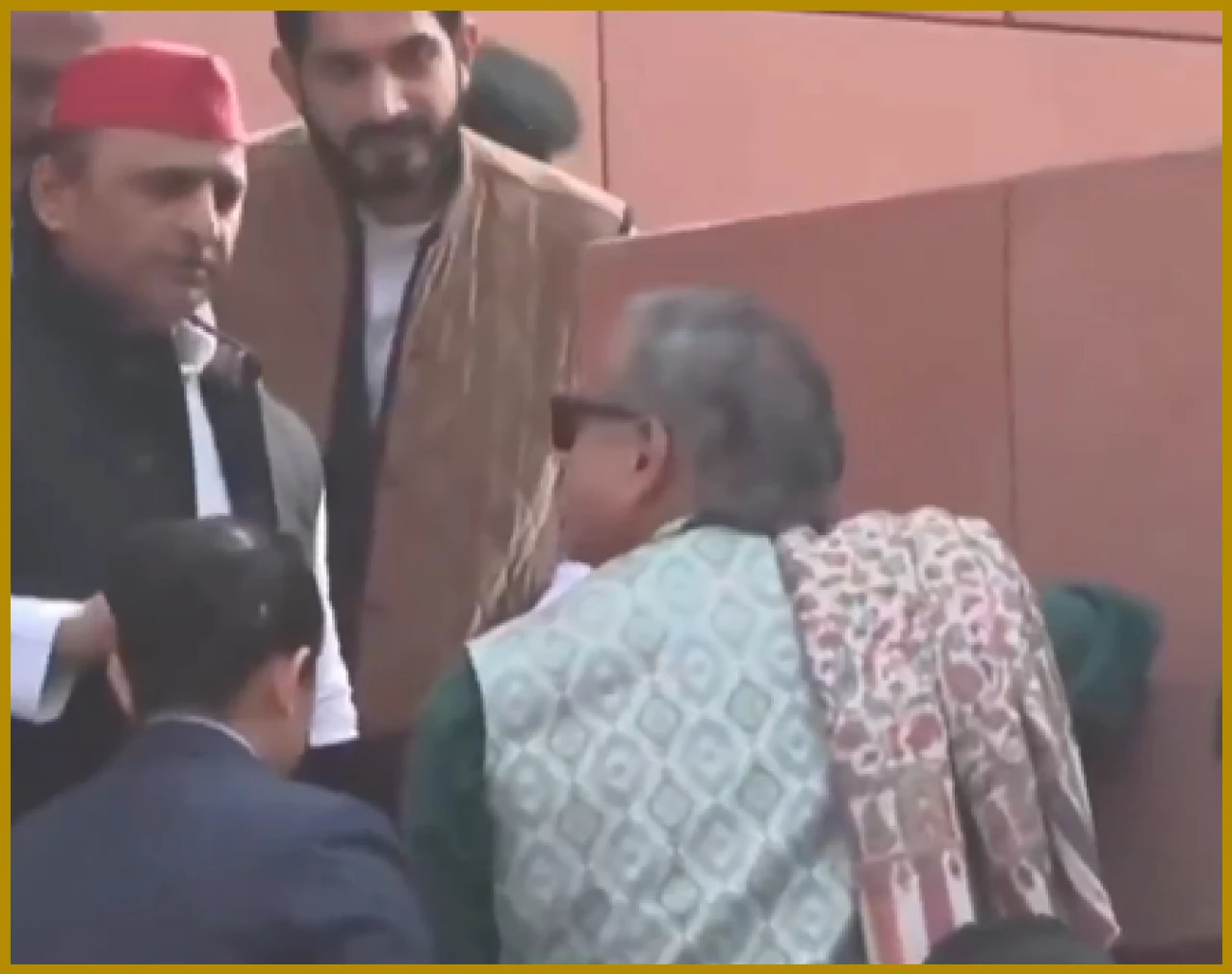 শশী থরূরের ভিডিও শেয়ার, সংসদে ঘটল অপ্রত্যাশিত ঘটনা