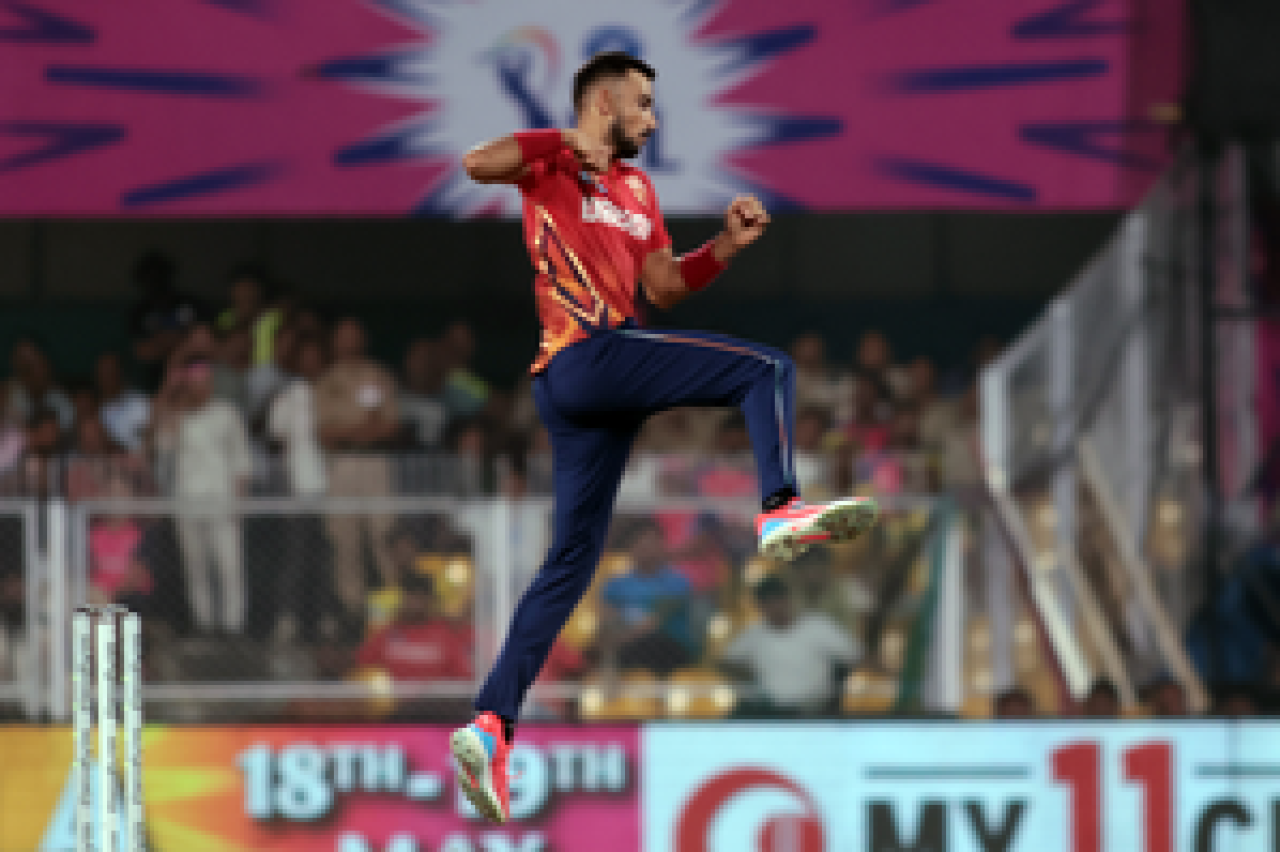 আইপিএলে এক সিজনে সর্বাধিক উইকেট নেওয়া বোলারদের তালিকা