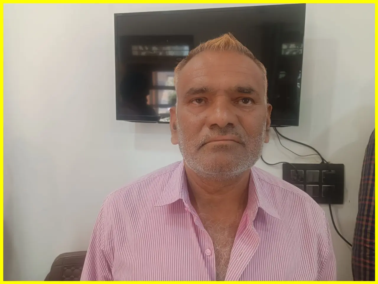 দাঙ্গাপুরে ৪,০০০ টাকার ঘুষ নিতে গ্রাম উন্নয়ন কর্মকর্তার গ্রেফতার