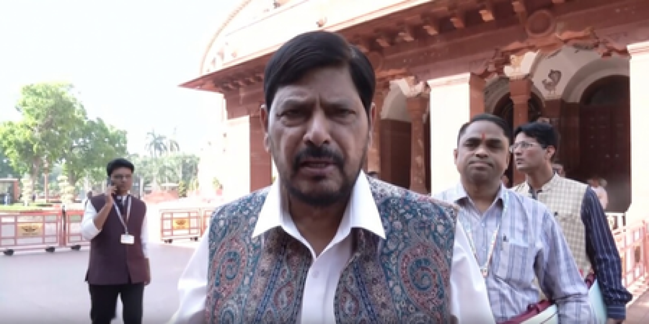 রাহুল গান্ধী সার্বদলীয় বৈঠক থেকে দূরে, ভালো নয়: রামদাস আটভালে