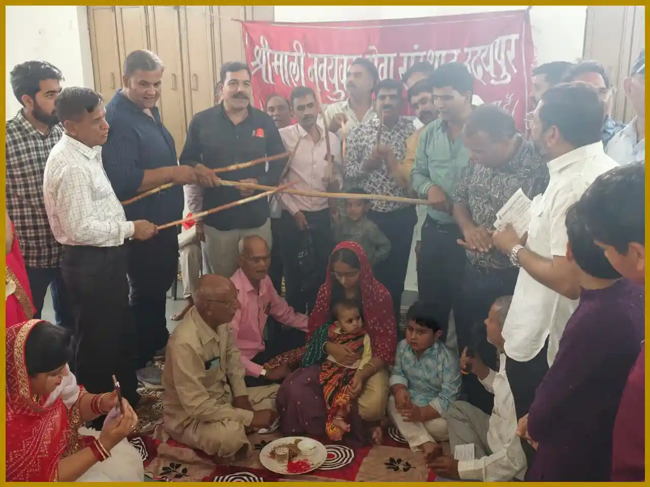 শ্রীমালী সম্প্রদায়ের হোলি ধুন্ধটসবে কন্যাদের অন্তর্ভুক্তি