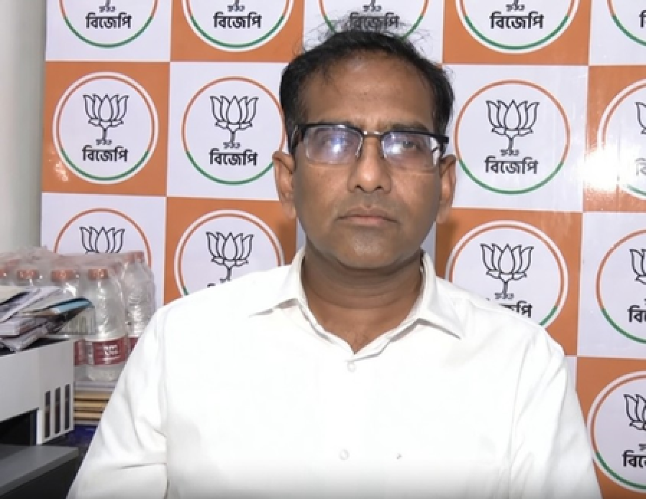 ৪ মে মমতা বন্দ্যোপাধ্যায়ের বিদায়ের ডাক: দেবজিৎ সরকারের মন্তব্য