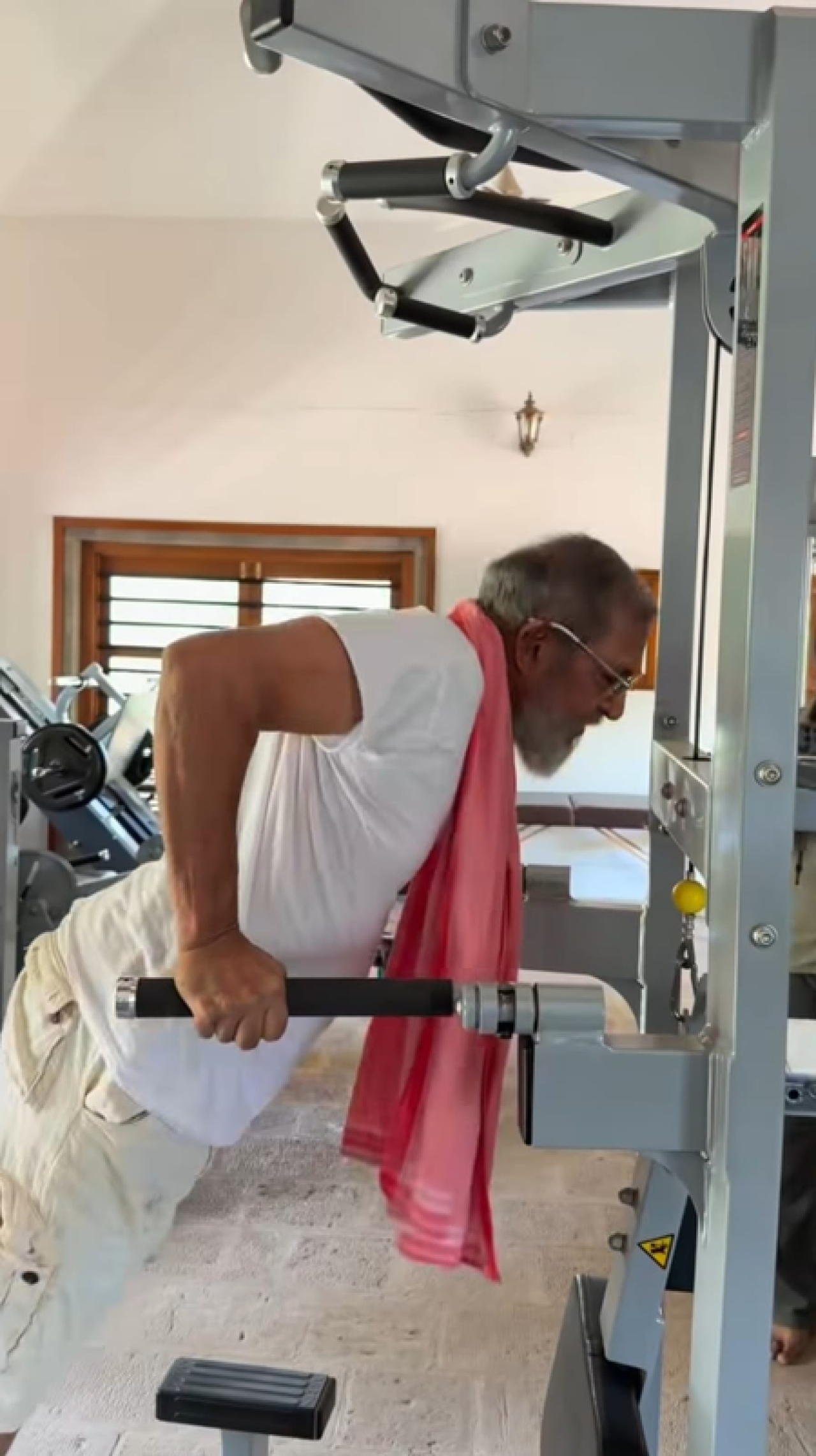 নানা পাটেকার ৭৬ বছর বয়সে ১৫টি ট্রাইসেপ ডিপস করলেন, নতুন ফিটনেস লক্ষ্য স্থির করলেন