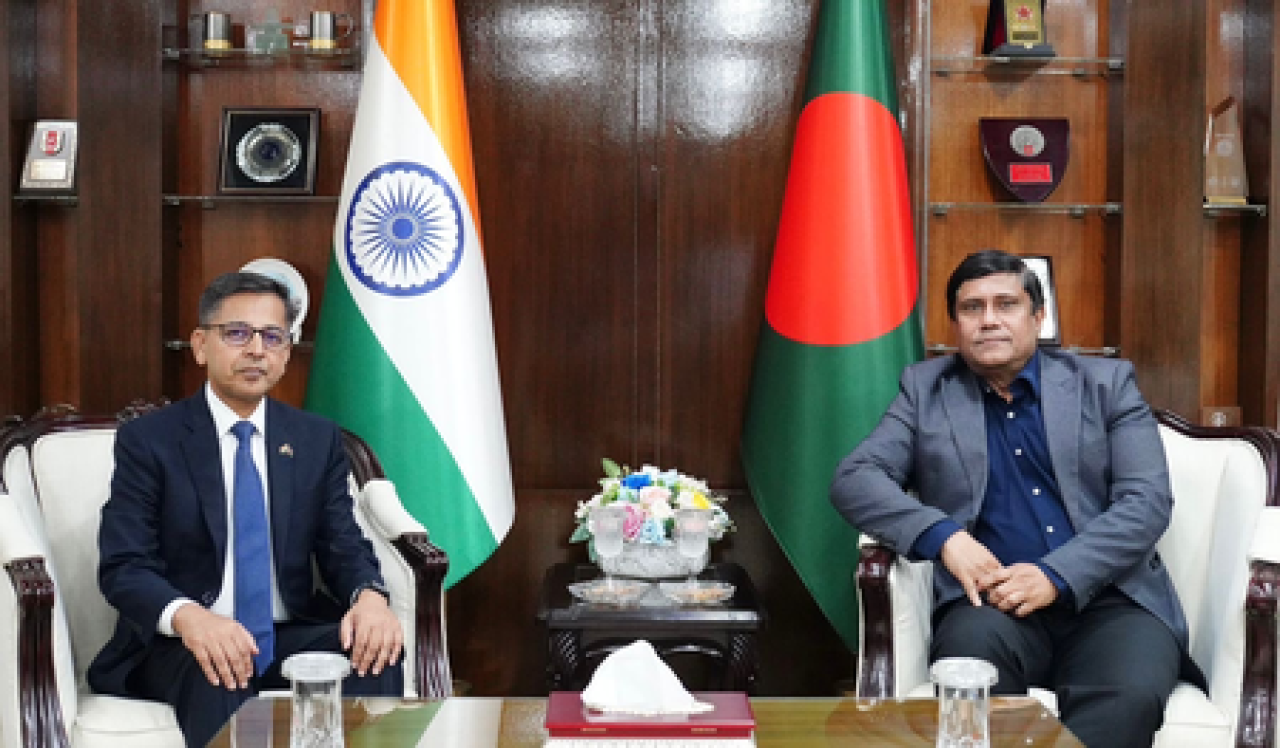 ভারত-বাংলাদেশের প্রতিরক্ষা সম্পর্কের উন্নয়নে আলোচনা