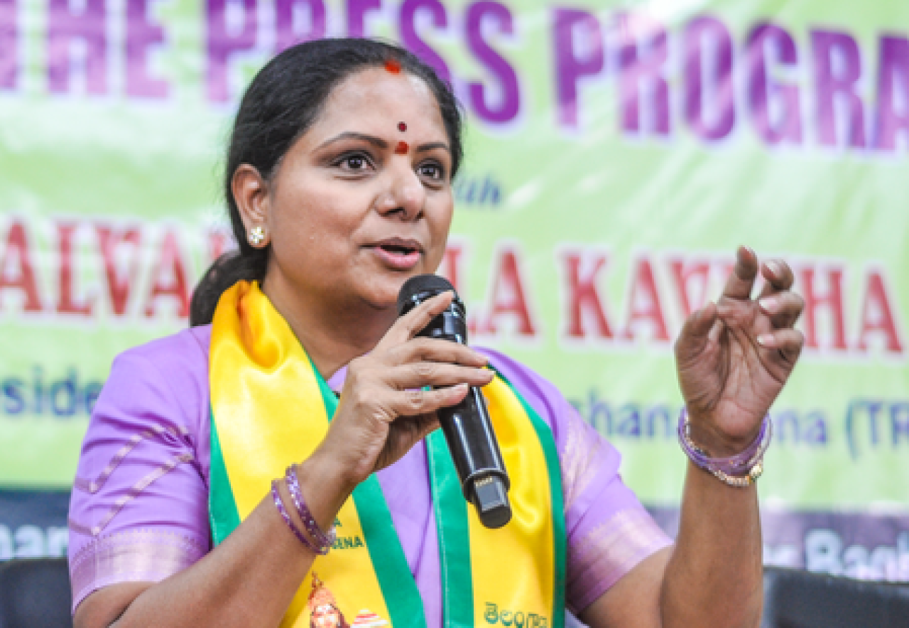 কবিতা সরকারের বিরুদ্ধে ফি পুনরুদ্ধার স্কিমে বাধা দেওয়ার অভিযোগ তুললেন
