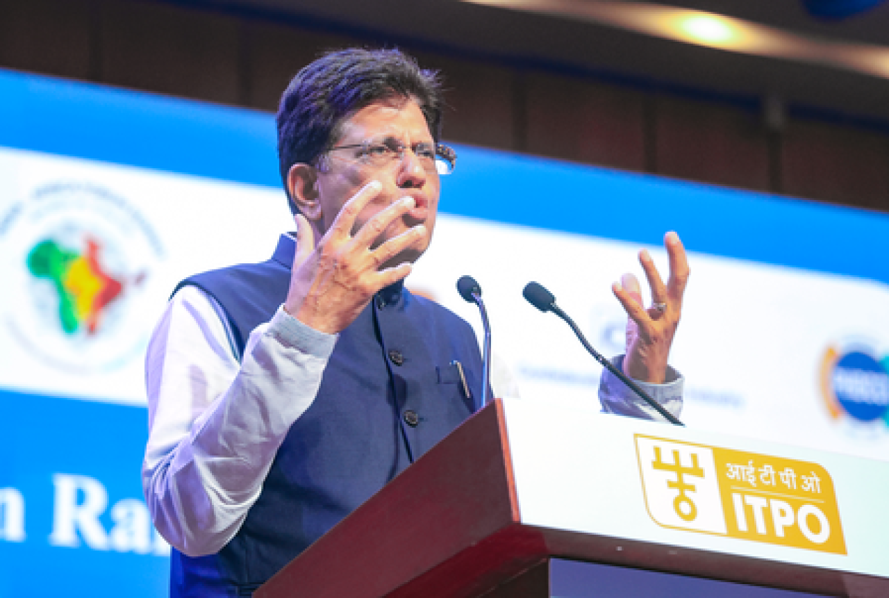 পিএমের ইটালিতে টফি বিতরণ নিয়ে রাহুল গান্ধীর মন্তব্যে পীযূষ গোয়েলের পালটা প্রশ্ন