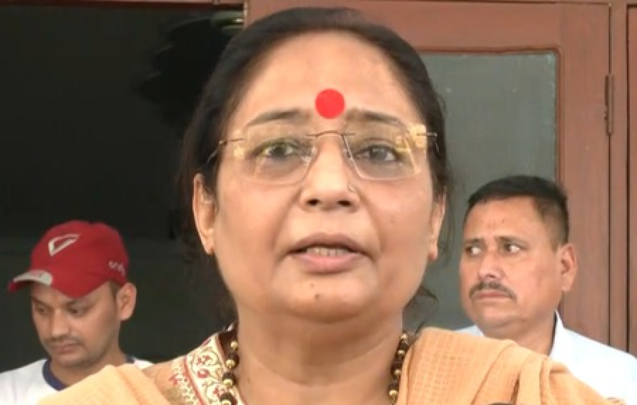 পিতাকে হারালাম, পরিবারের জন্য কঠিন সময়: ঋতু খণ্ডুরি ভূষণ