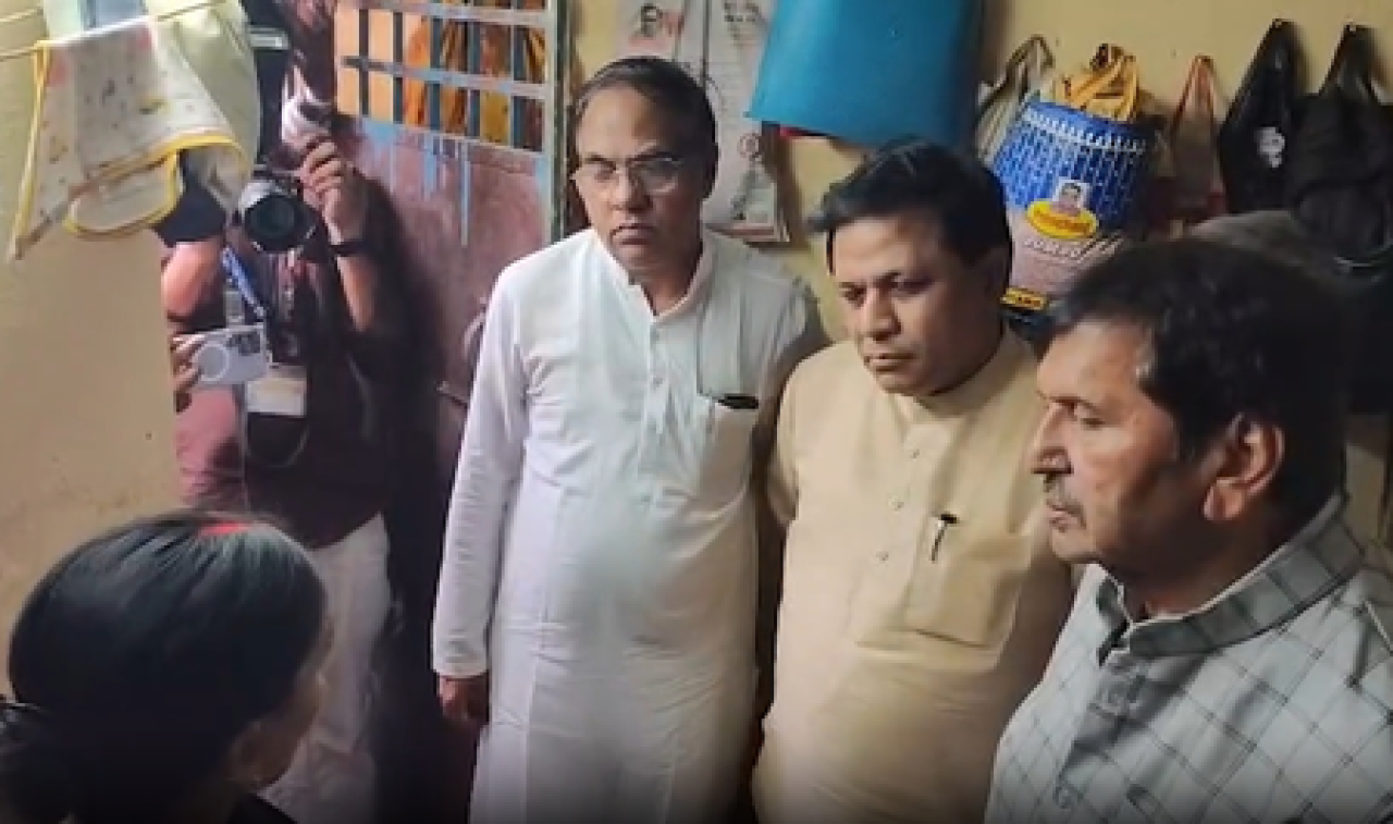 মালাডে হিন্দু মহিলাকে হুমকি দেওয়ার অভিযোগ, মন্ত্রী মঙ্গল প্রভাত লোধা পুলিশের কাছে ব্যবস্থা নেওয়ার দাবি করেছেন