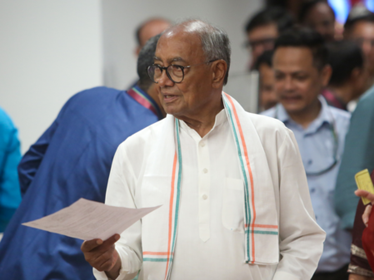 ‘সঙ্কটের সময়ে হিন্দু-মুসলিম বিতর্ক উত্থাপন ঠিক নয়’: দিগ্বিজয় সিংয়ের মন্তব্য
