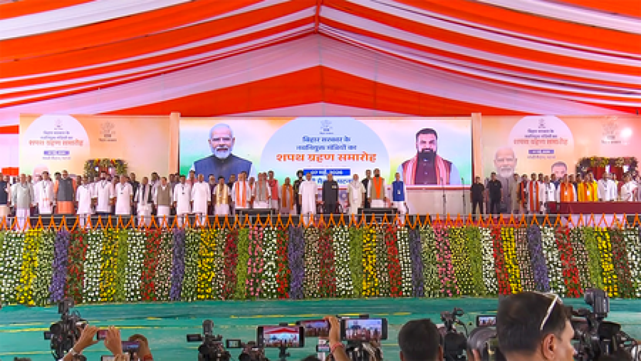 সম্রাটের মন্ত্রিসভা সম্প্রসারণে জাতিগত ভারসাম্য রক্ষার চেষ্টা, নারীদেরও অংশগ্রহণ