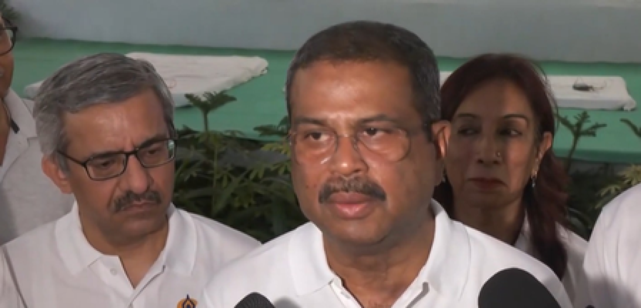 রি-নীট পরীক্ষা: কেন্দ্রীয় শিক্ষামন্ত্রী ধর্মেন্দ্র প্রধানের বার্তা, ছাত্রদের উদ্বেগ মুক্ত হয়ে পরীক্ষা দিতে হবে