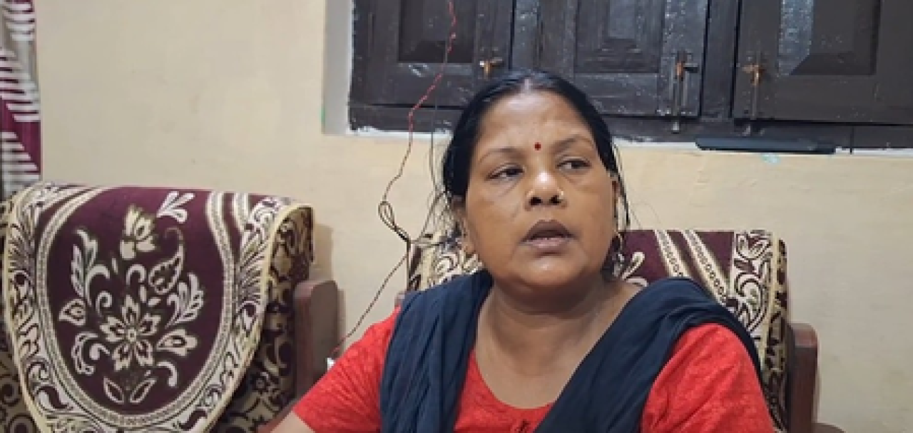 লখনউতে অগ্নিকাণ্ডে নিহত আদিত্যর মায়ের ১ কোটি টাকা ক্ষতিপূরণ ও সরকারি চাকরির দাবি