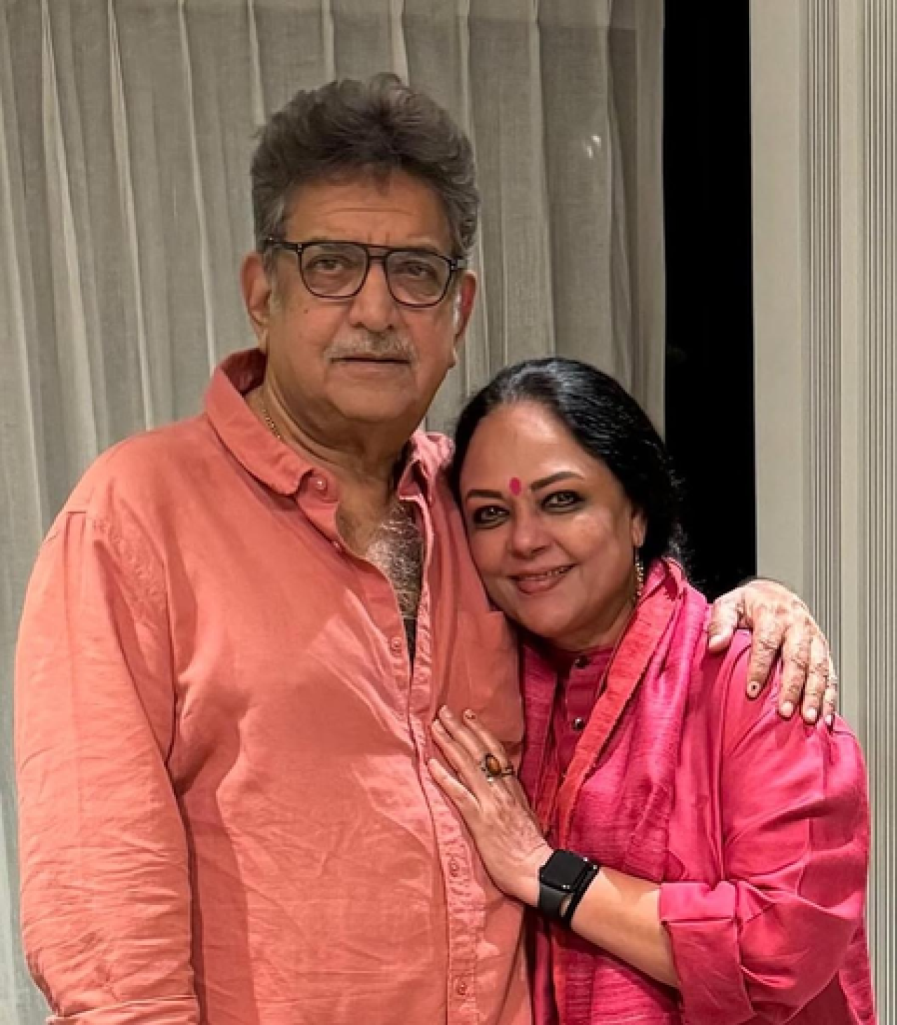 শবানা আজমির ভাই ও ভাবির ৪১তম বিবাহবার্ষিকী উদযাপন