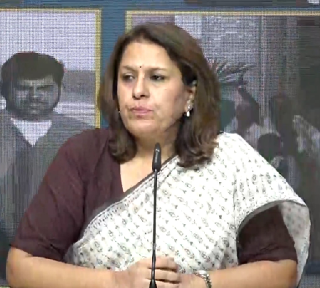সরকার আমেরিকাকে দায়ী করতে ব্যর্থ: সুপ্রিয়া শ্রীনেত
