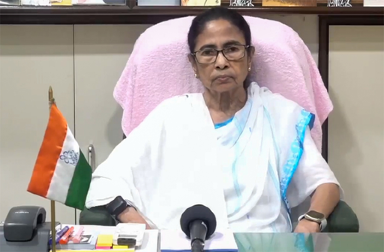 সোনিয়া এবং মমতার সাক্ষাৎ: বিরোধী ঐক্যের আলোচনা তীব্র