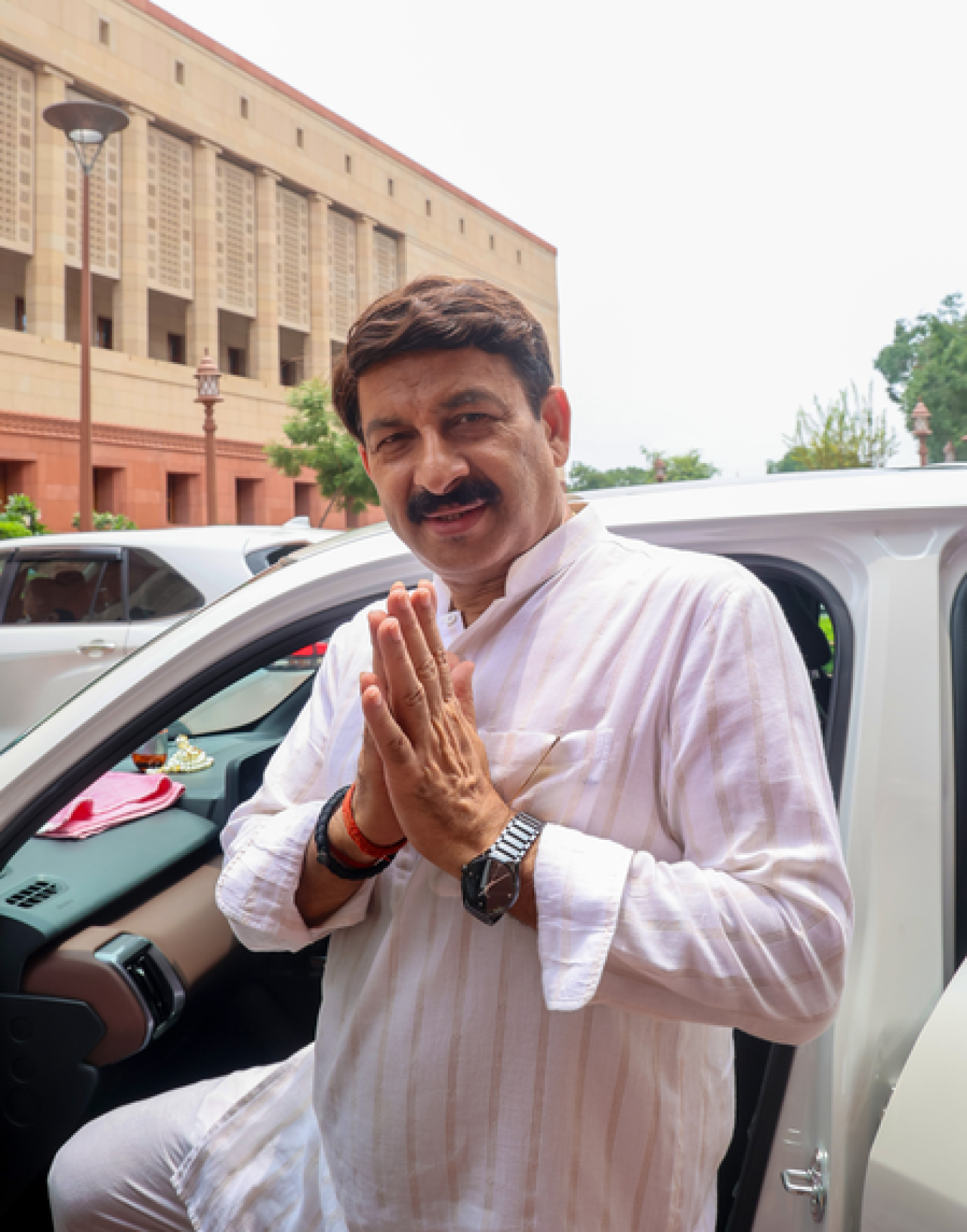 পপ্পু যাদবের আচরণ সনাতন ধর্মের বিরুদ্ধে, কঠোর শাস্তি হওয়া উচিত: মনোজ তিওয়ারি