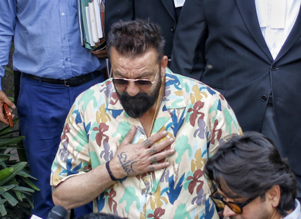 ‘আমি মজা করে বলেছিলাম, ভুল বার্তা গেলে দুঃখিত’, সঞ্জয় দত্তের বক্তব্যের ব্যাখ্যা