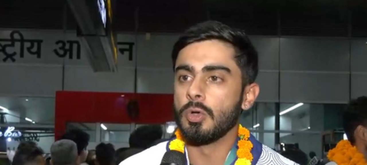 এশিয়ান গেমস ২০২৬-এ দুর্দান্ত পারফরম্যান্সের পর দেশে ফিরলেন ভারতীয় শুটাররা, বিমানবন্দরে জাঁকজমকপূর্ণ স্বাগত