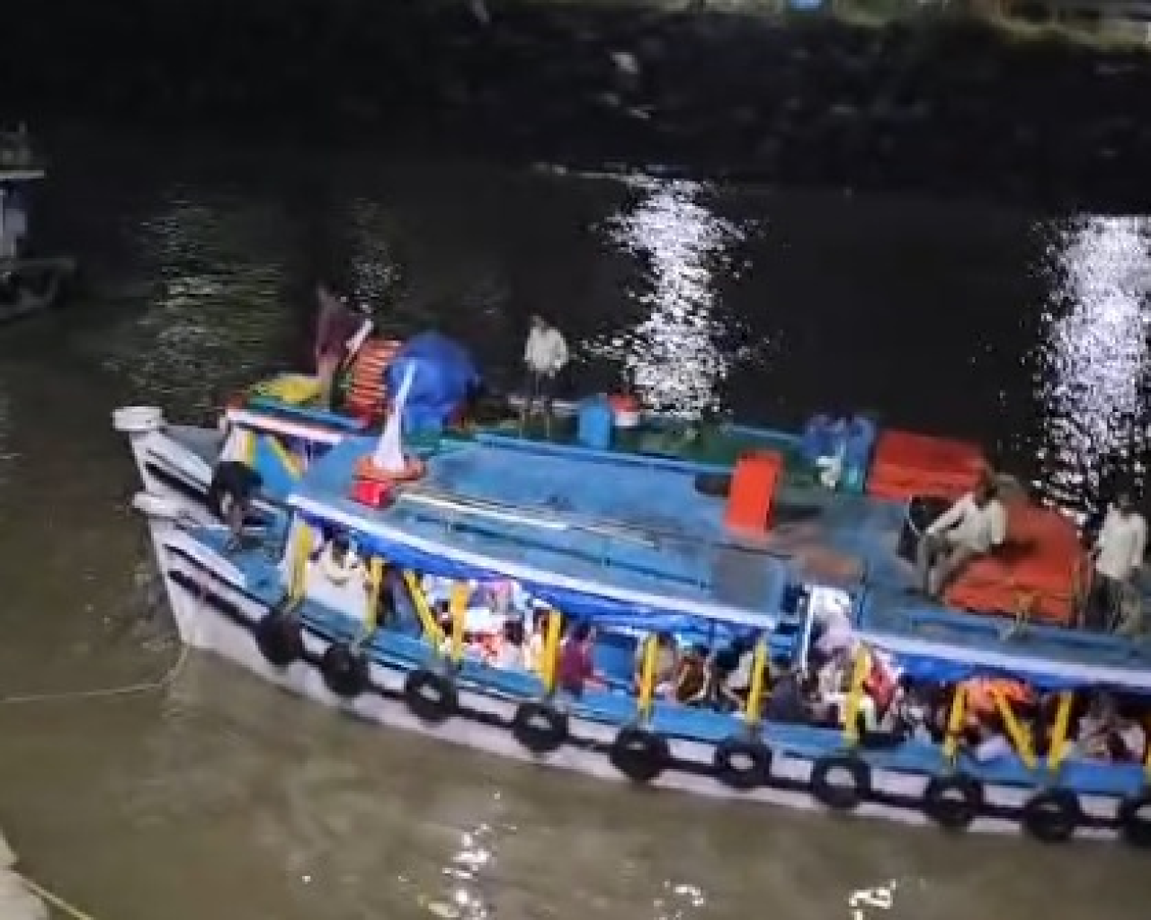 গেটওয়ে অফ ইন্ডিয়ার কাছে ফেরি বোটের ত্রুটি, ৩৮ যাত্রী নিরাপদে উদ্ধার