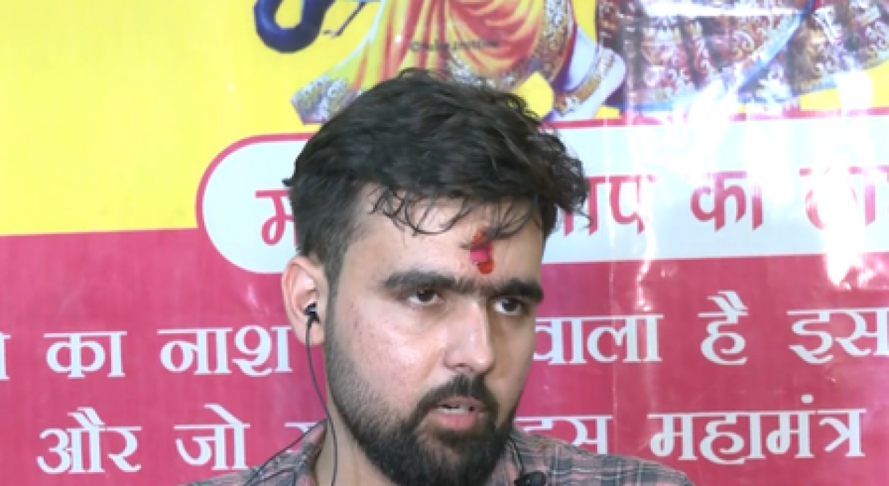 ছাত্রদের প্রতি কৃতজ্ঞতা প্রকাশ করলেন দীপাংশু শৌকীন, নির্বাচনে জয়ী হলেন নির্দল প্রার্থী হিসেবে