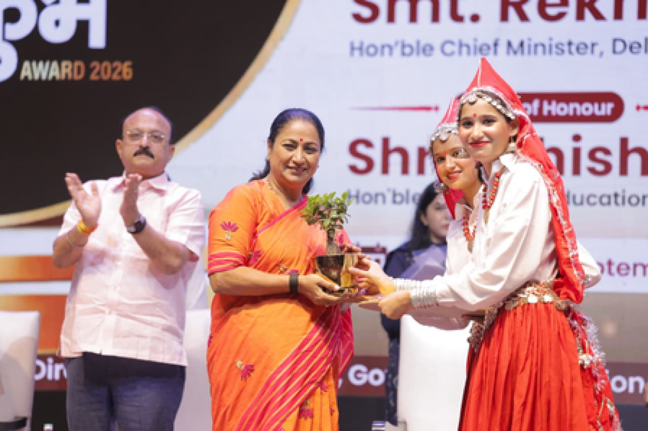 দিল্লির মুখ্যমন্ত্রী ১১৮ শিক্ষকদের সম্মানিত করলেন, ভবিষ্যতের জন্য স্কুলগুলোকে প্রস্তুত করার প্রতিশ্রুতি দিলেন
