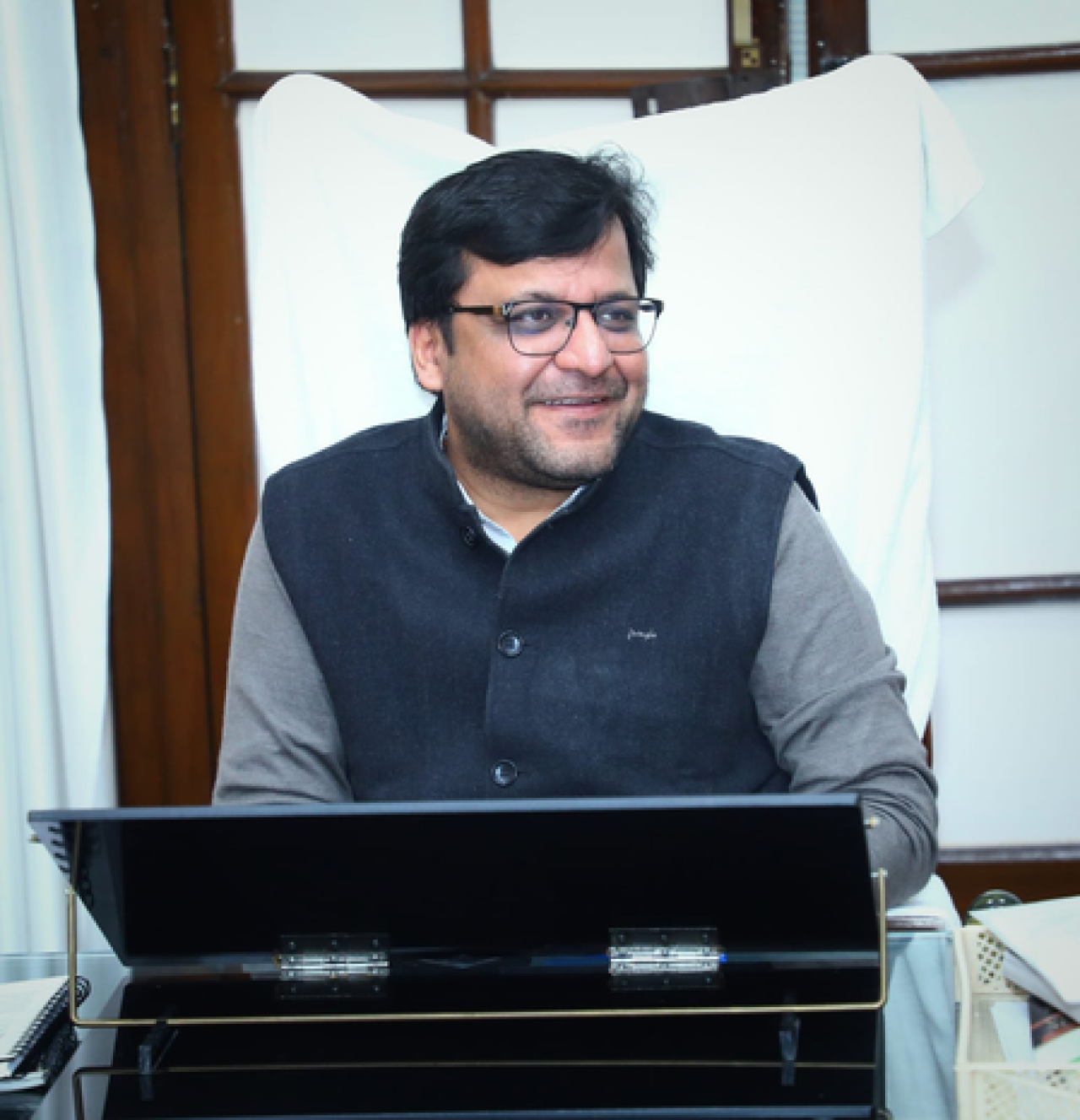 নাবালিগকে মদ বিক্রির ঘটনায় কঠোর ব্যবস্থা, ৩০ হাজার টাকা জরিমানা