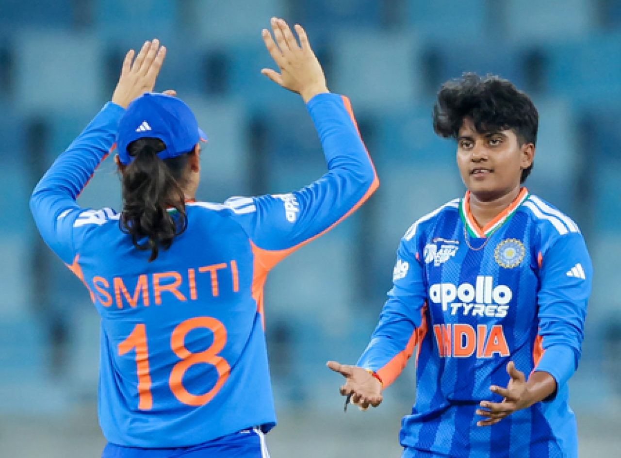 শ্রী চরণী ইতিহাস রচনা করলেন, আইসিসি মহিলা টি২০ বোলিং র‌্যাঙ্কিংয়ে নতুন রেকর্ড