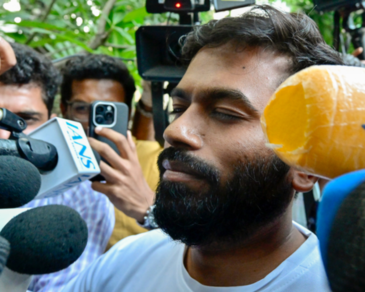 ‘ককড়োচ জনতা পার্টি’র ‘লহরা দো তিরঙ্গা’ অভিযান সফল, প্রতিষ্ঠাতা অভিজীত দিপকে গ্রেফতার