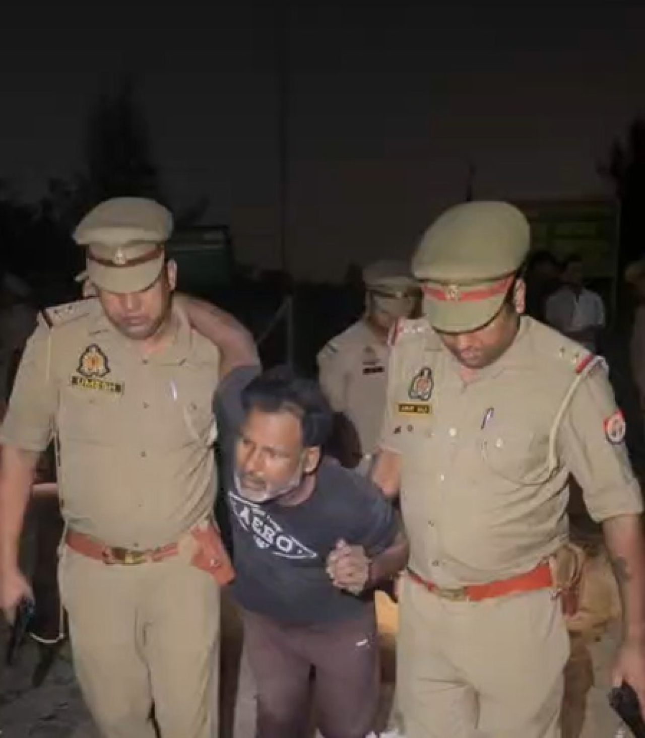 গাজিয়াবাদে পুলিশের সঙ্গে সংঘর্ষে ধর্ষণের মামলার দুই আসামী গ্রেফতার