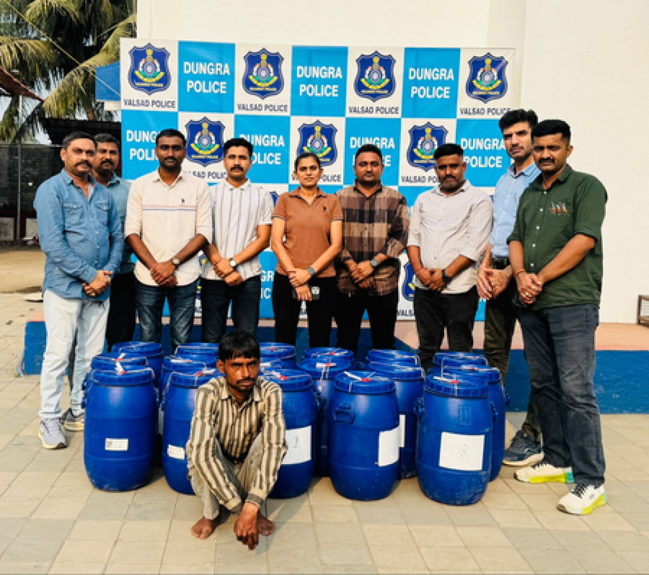 গুজরাট পুলিশের অভিযানে ১.২১ কোটি টাকার ২৪৩ কিলোগ্রাম মাদক উদ্ধার