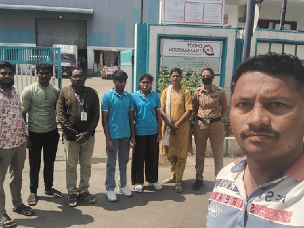 প্রেমের জন্য দাদির গহনা চুরি করে পালিয়ে গেল নাতনি, পুণেতে গ্রেফতার