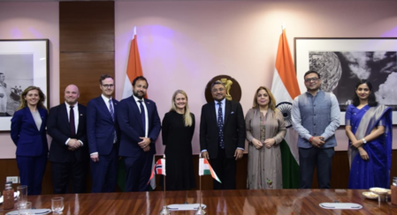 ভারত ও নরওয়ের গ্রীন স্ট্র্যাটেজিক পার্টনারশিপকে শক্তিশালী করার উপায় নিয়ে আলোচনা