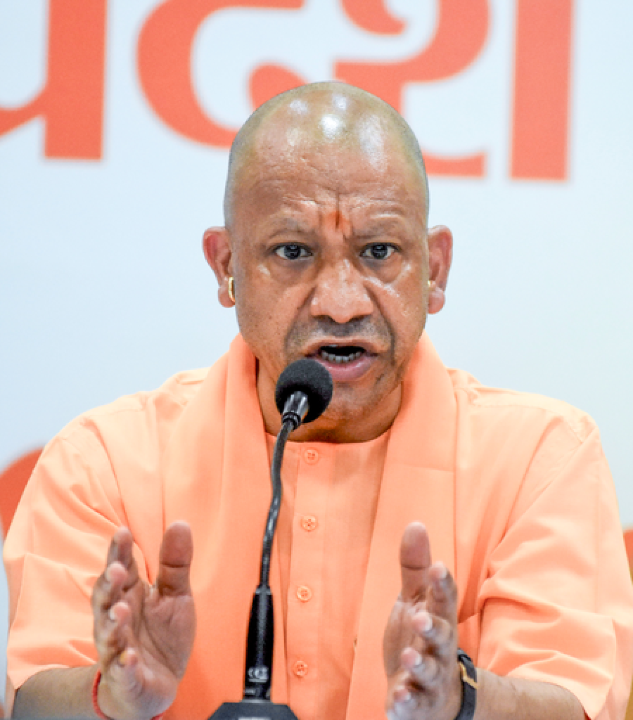 রাজনৈতিক শক্তির ষড়যন্ত্রের বিরুদ্ধে মুখ খুললেন সিএম যোগী আদিত্যনাথ