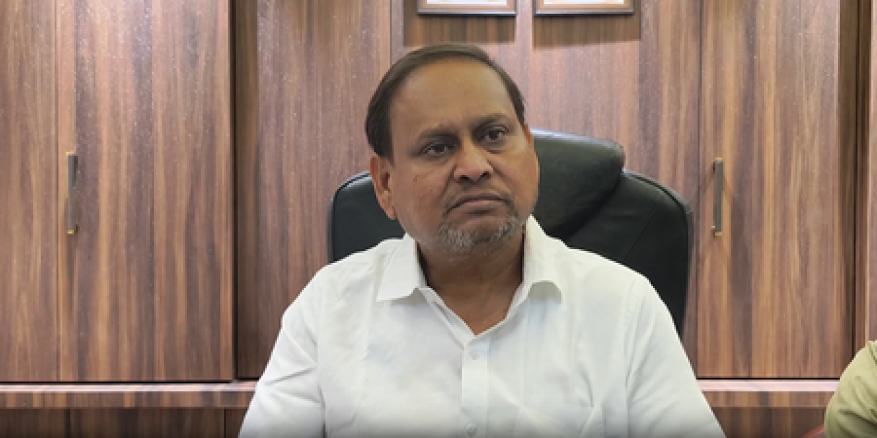 ১২ ঘণ্টা হেফাজতে থাকার পর হুমায়ূন কবীরের ক্ষোভ প্রকাশ